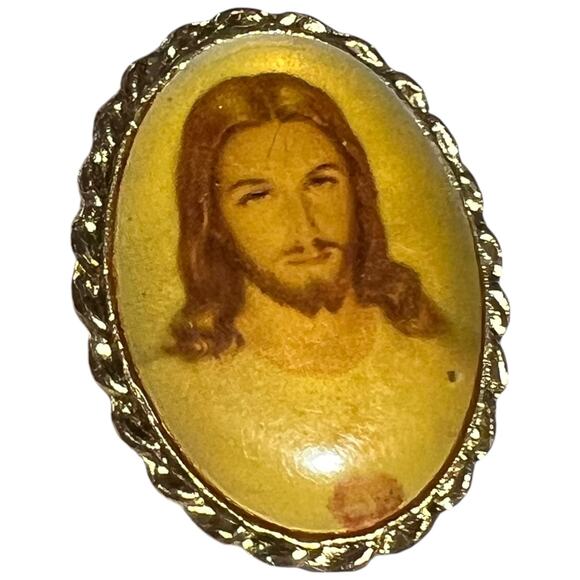 Vintage Jesus Christ Religious Pin Golden Amber Sacred Heart Brooch - Picture 1 of 4